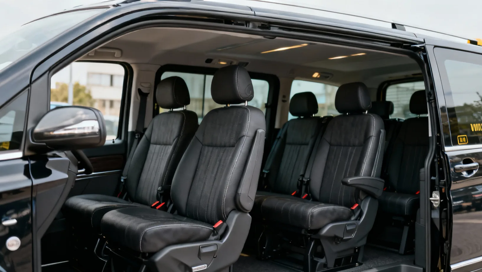 Van 9 places spacieux pour groupes et familles